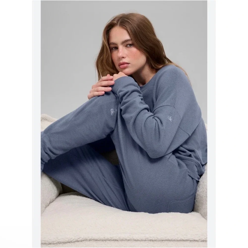 Alo Yoga Soho Sweatshirt Jogger Set Women Medium Blue Grey Good Lounge